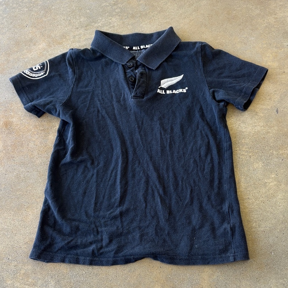 ⭐️5 for $20⭐️ All blacks polo shirt- age 10
